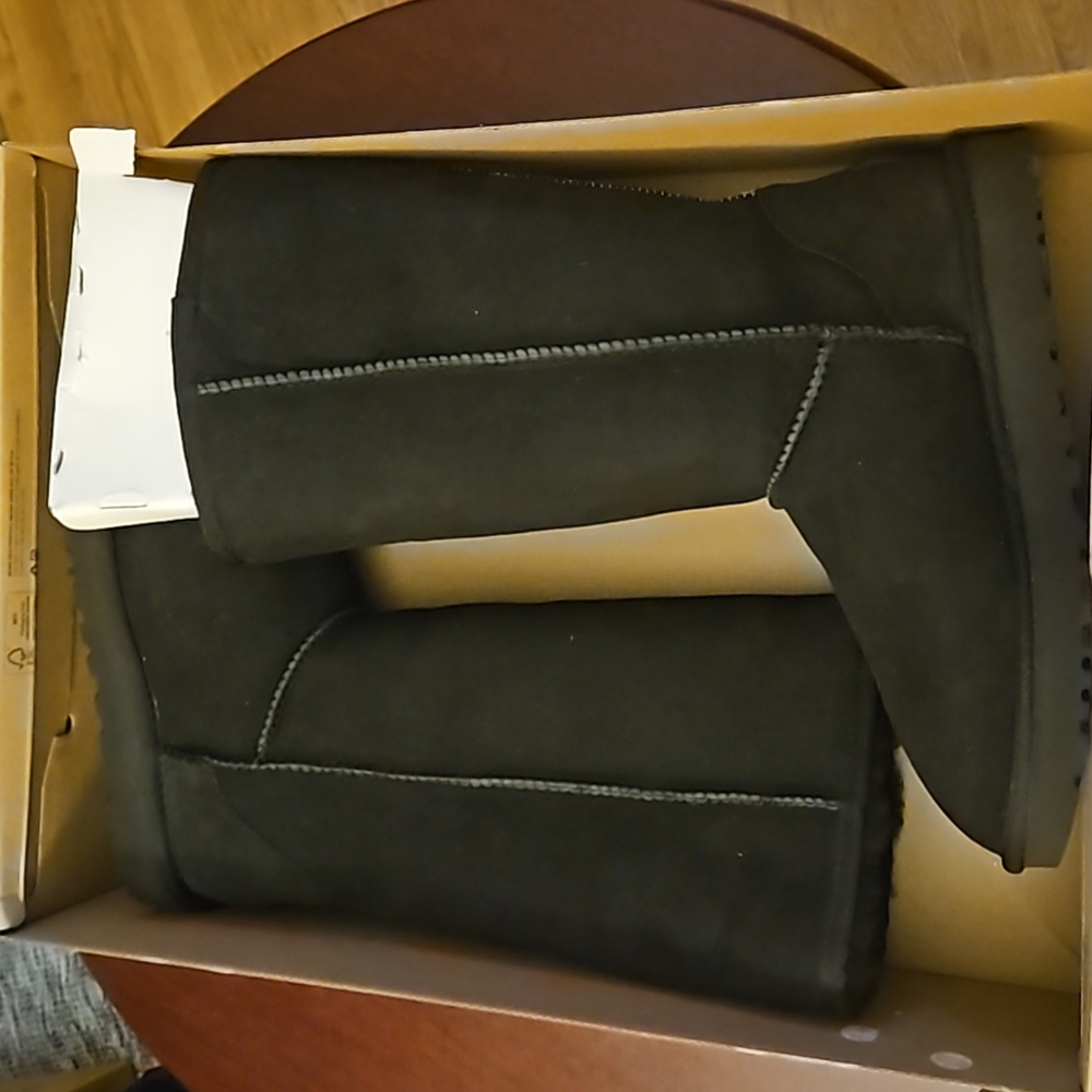 💎💎❄️🔥LIMITED EDITION UGGS BNIB TALL BLACK CLASSIC W/TASMAN BRAID🔥💎💎